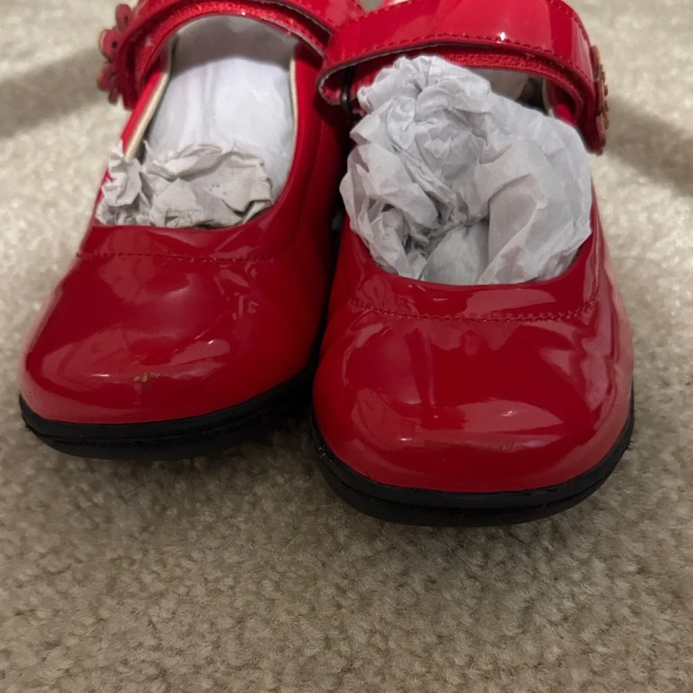 r Girls' Red Patent Mary Jane Dress Shoes - Picture 4 of 8